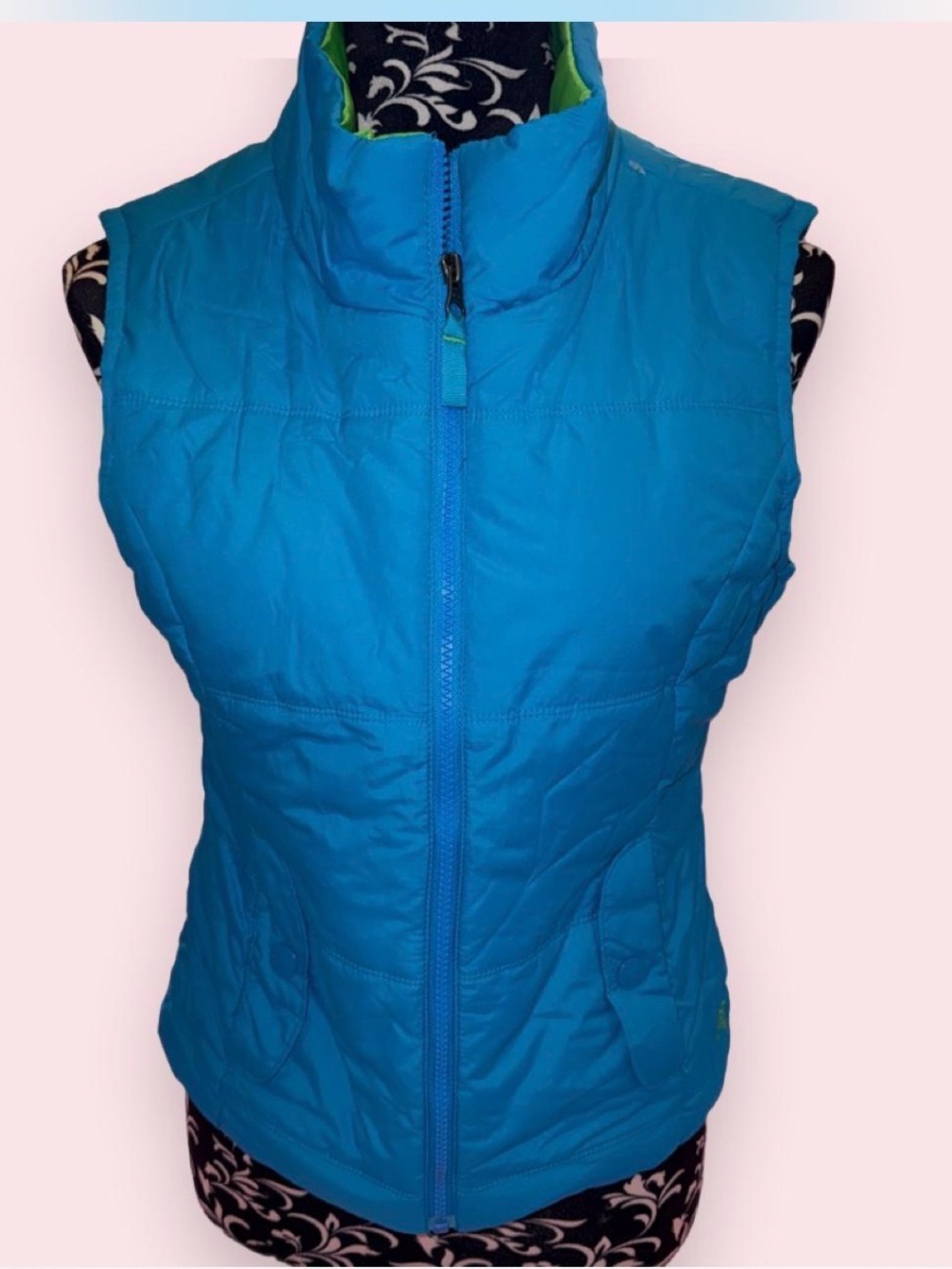 Y2K-era Aéropostale quilted puffer vest
